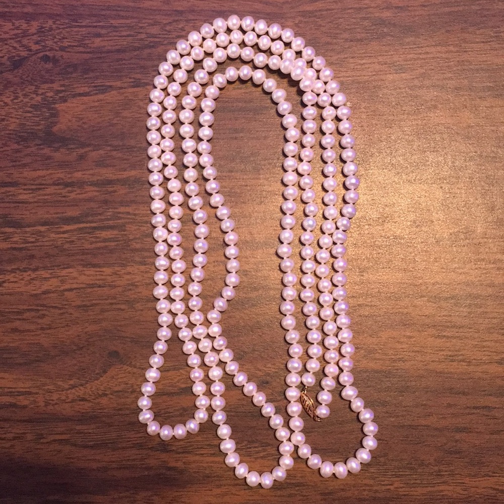 Freshwater pearl necklace